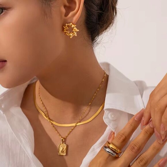 NWT 18K Gold Plated Minimalist Statement Chunky Ring Sz. 7 - Picture 6 of 16